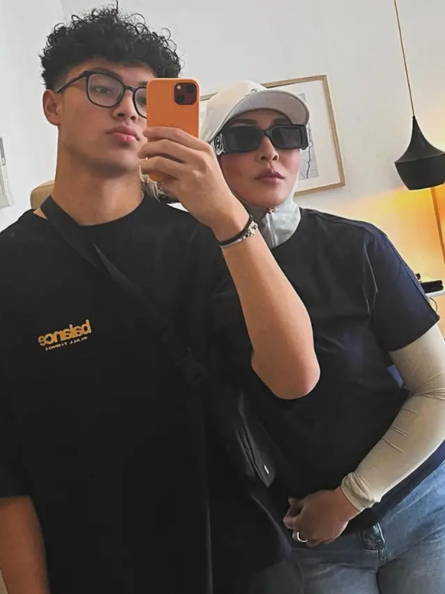 Angelina Sondakh dan Keanu Massaid di Barcelona (Instagram/angelinasondakh09)