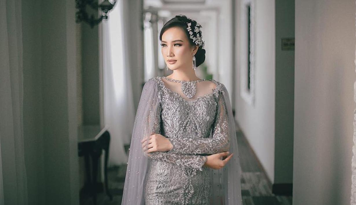 Melalui akun Instagram, ia mengaku sangat bersyukur dan berterima kasih atas dukungan yang diberikan. Ia juga akanbelajar menjadi lebih baik di ajang kecantikan tingkat internasional mendatang. (Liputan6.com/IG/@bellaapriliasant)