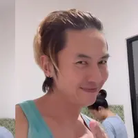 Rafael Tan berbagi resep-resep masakan seru, dari seblak hingga bacil yang menggugah selera.