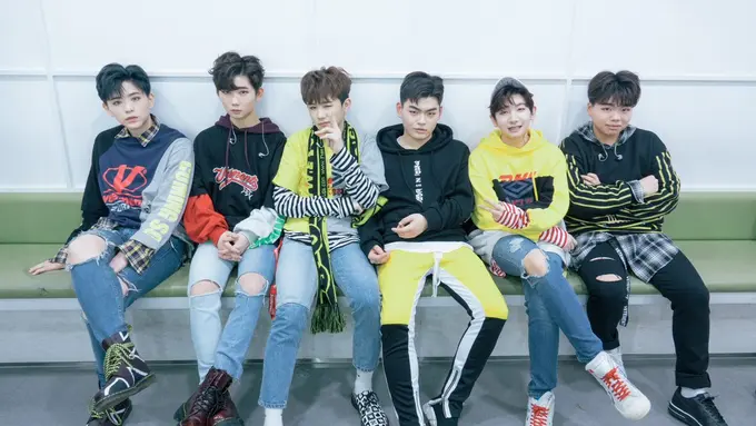 [Bintang] Lirik Lagu TheEastLight, Are You Okay