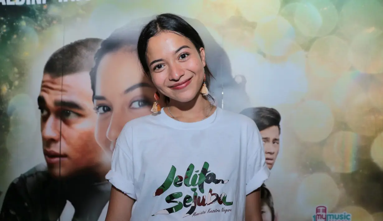 Putri dan Chicco resmi menikah di Bali pada 3 Maret 2018 silam. Masih banyak yang penasaran terkait pernikahan yang terkesan mendadak tersebut. Ditambah lagi, pasangan ini sekitar tiga bulan menjalin kasih. (Adrian Putra/Bintang.com)