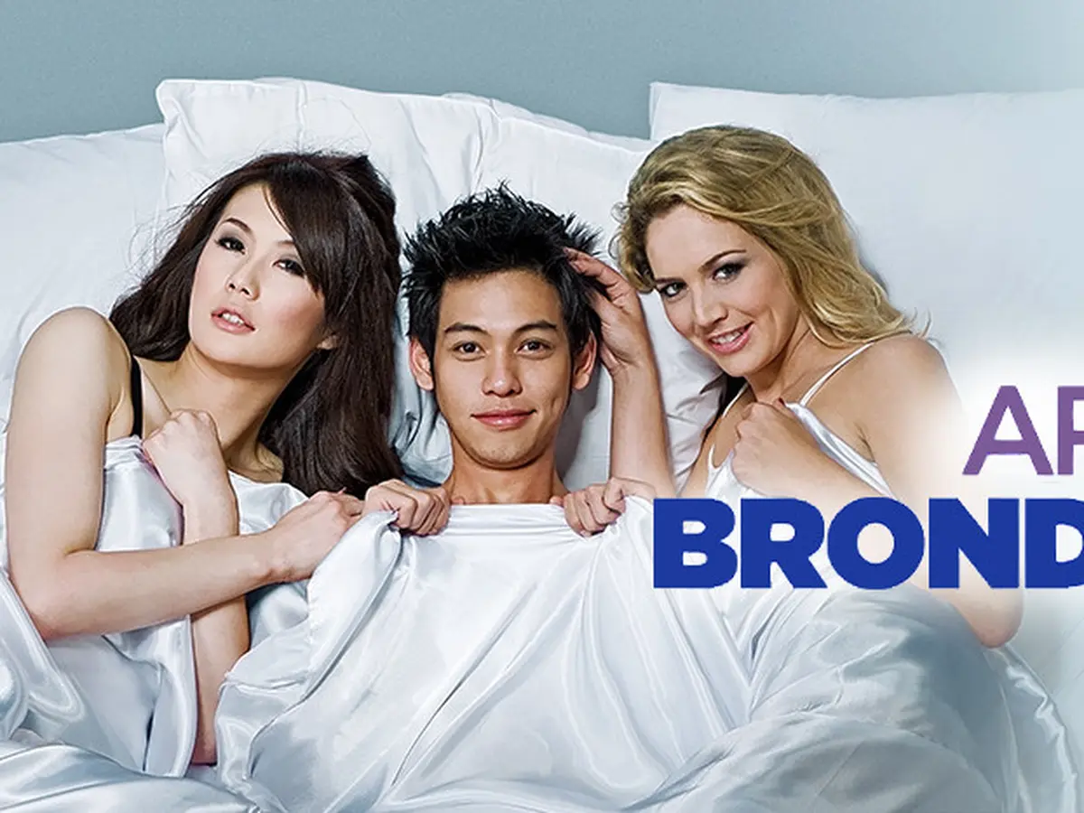Nonton Film Arisan Brondong, Gambaran Kegiatan Tak Biasa Para Sosialita -  ShowBiz Liputan6.com