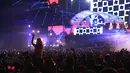 DJ Snake kemudian menutup penampilannya di DWP 2015 ini dengan memperkenalkan diri dan mengucapkan terima kasih kepada penonton. Sebelumnya hits ‘Get Low’ pun disambut goyangan semangat party goers. (Galih W. Satria/Bintang.com)