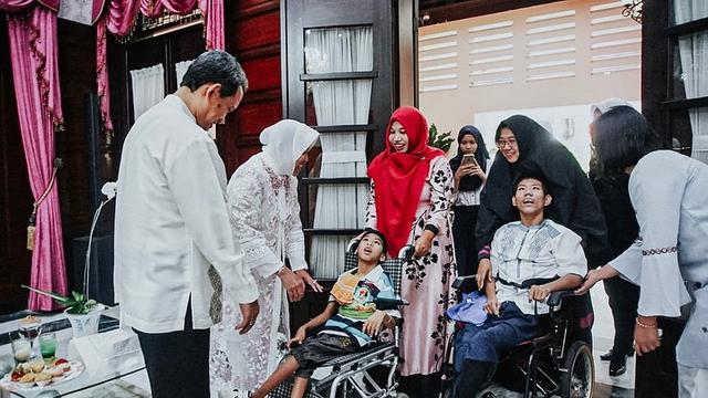 5 Momen Hangat Tri Rismaharini dengan Warga Surabaya