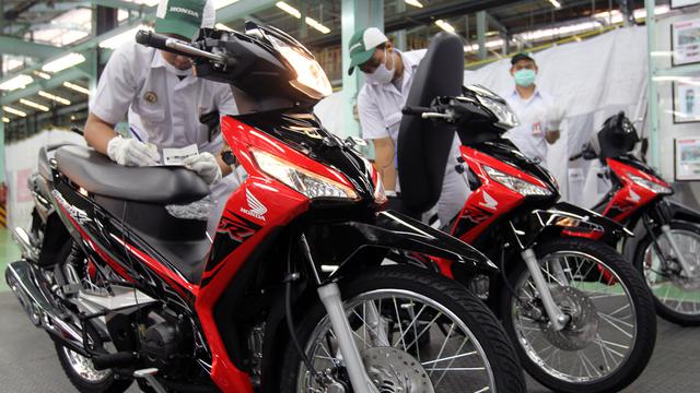 Honda Supra X 125 FI dapat strip baru (Foto: AHM)