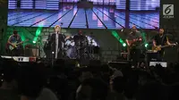Lirik Lagu Kiss Me - Sixpence None The Richer