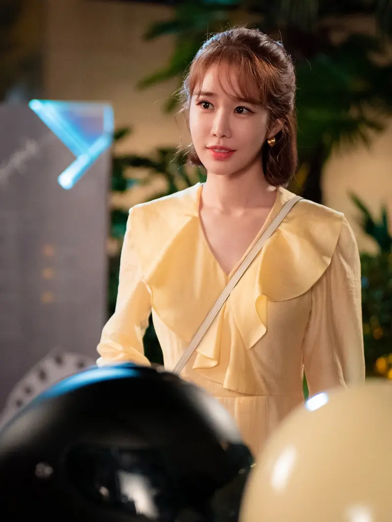 Yoo In Na dalam The Spies Who Loved Me. (MBC via Soompi)