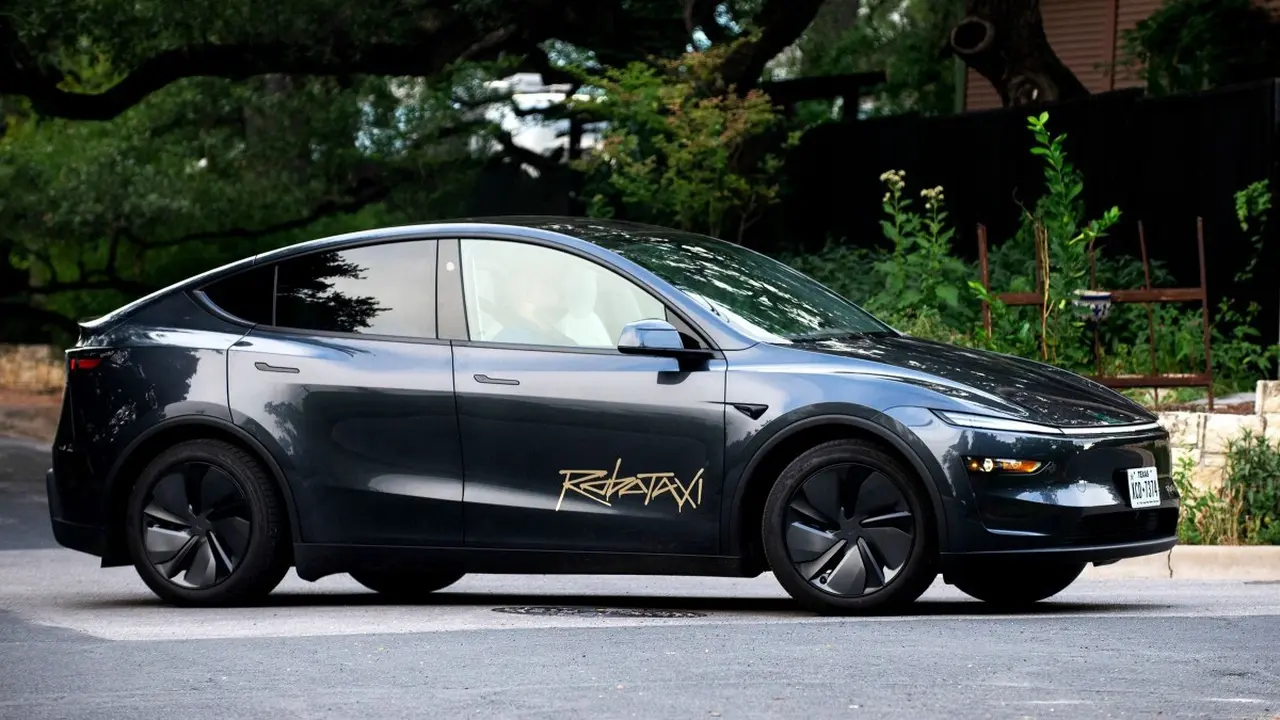 Tesla Robotaxi (Tesla)