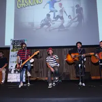 "Pastinya seneng banget. Lagu-lagunya oke, kita senang membuka konsernya. Apalagi mereka juga baru datang ke sini, pertama kali," ungkap Alditsa Sadega alias Dochi di SCTV Tower, kawasan Senayan, Jakarta, Kamis (11/2/2016). (Andy Masela/Bintang.com)