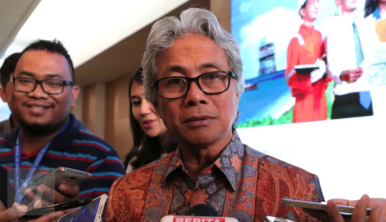 Dirut Pertamina Dwi Soetjipto saat konferensi pers di Gedung Pertamina, Jakarta, Senin (9/11/2015). Dwi menjelaskan hasil audit forensik Petral Group kepada wartawan yang hadir. (Liputan6.com/Angga Yuniar)