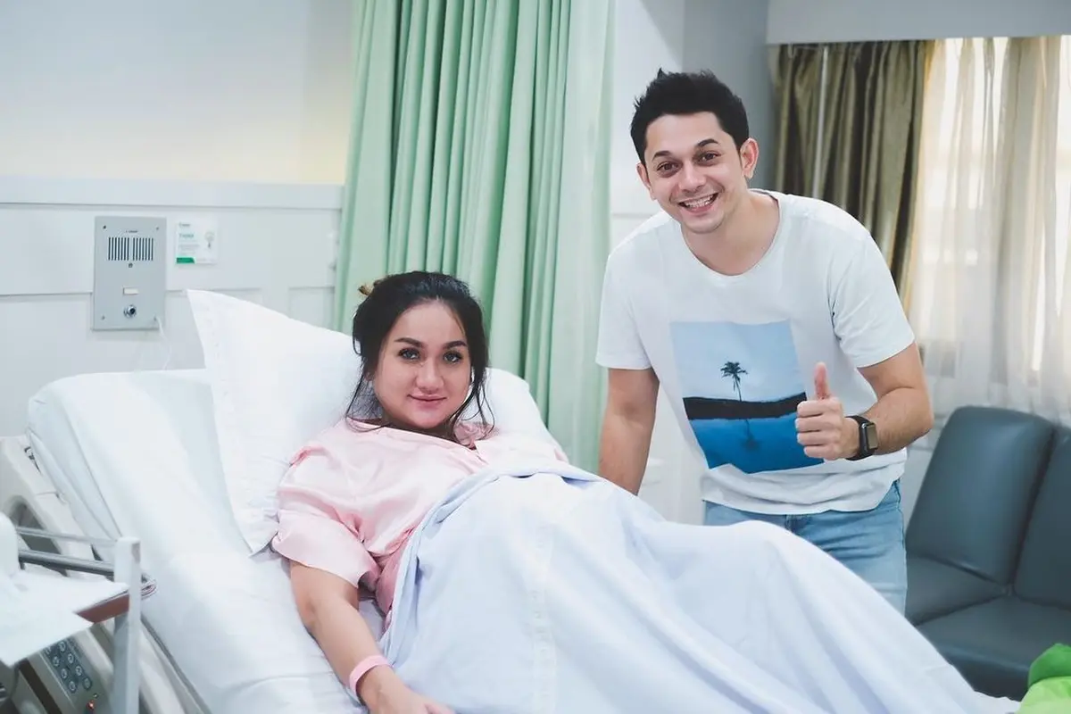 [Fimela] Andrew Andika dan Tengku Dewi Putri