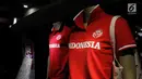 Koleksi pakaian Giordano terbaru pada peluncuran koleksi pakaian terbaru bertema #oneINDONESIA di Jakarta, Kamis (9/8). Pakaian yang didominasi warna merah mengusung tema “Supporter”(Liputan6.com/HO/Dodi)