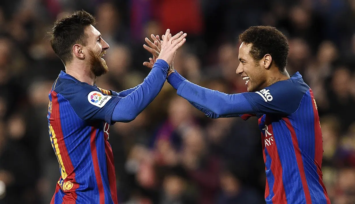 Trio MSN yang beranggotakan Lionel Messi, Luis Suarez dan Neymar sukses mengukir catatan fantastis yaitu menorehkan 364 gol selama bersama di Barcelona. (AFP/Lluis Gene)