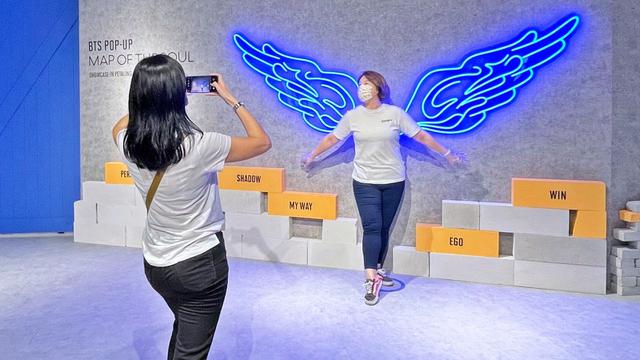 Tampilan toko Pop-up BTS