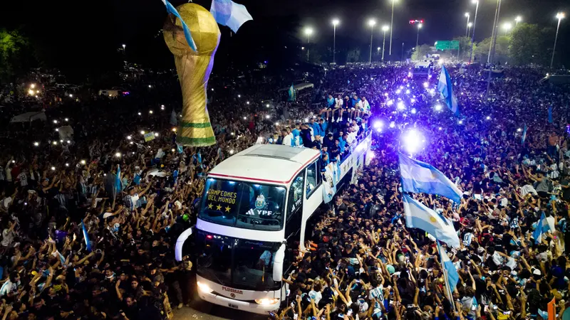 Foto: Melihat Lautan Manusia saat Timnas Argentina Gelar Parade Juara Piala Dunia