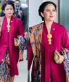 Lihat di sini beberapa potret detail penampilan penuh pesona Puan Maharani pakai kebaya kartini baca teks proklamasi saat Upacara HUT ke-79 RI di IKN.
