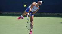 Petenis Indonesia Janice Tjen melaju ke babak kedua turnamen grand slam US Open 2025 usai menumbangkan wakil Rusia, Veronika Kudermetova. (AP Photo/Frank Franklin II)