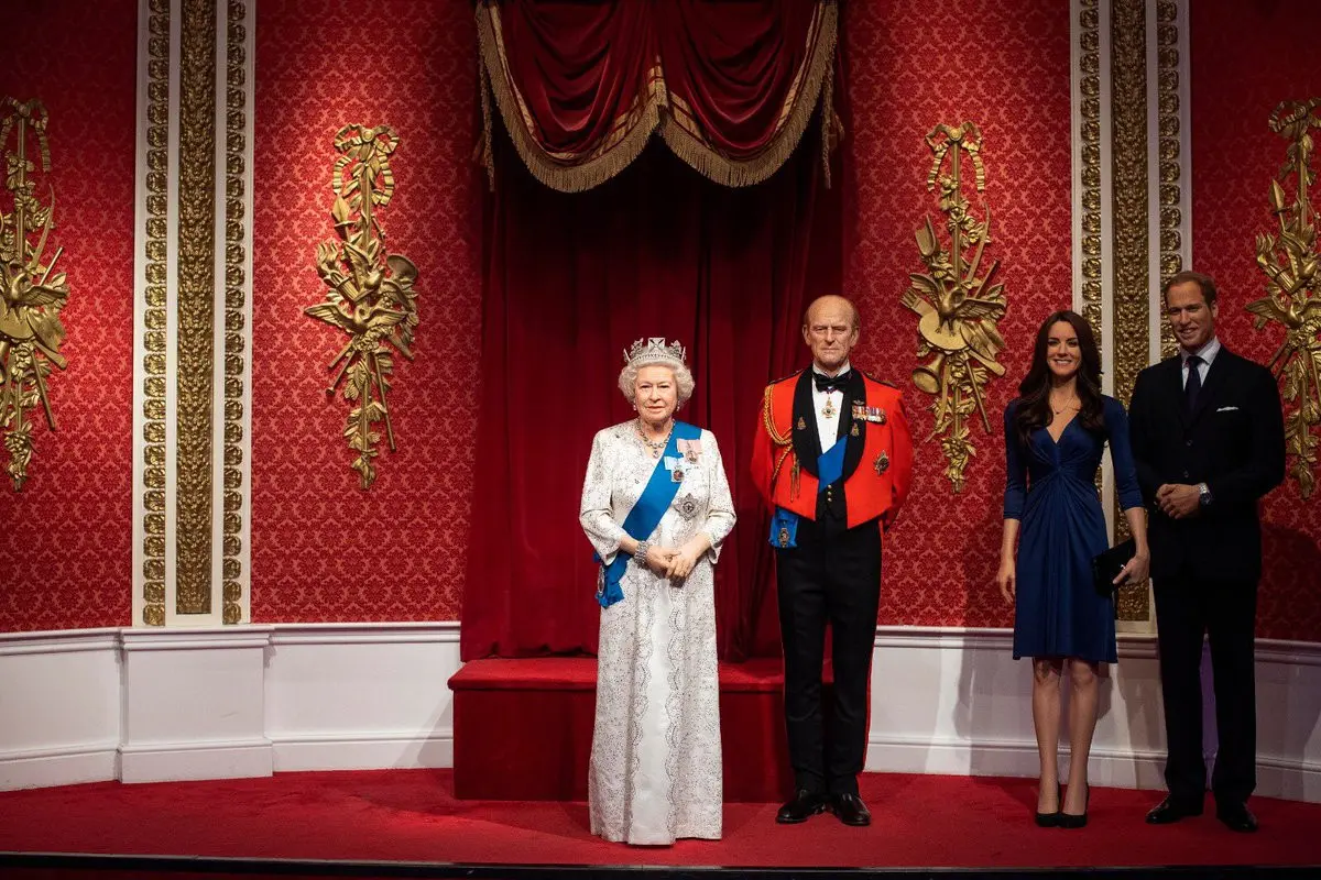 Patung Lilin Pangeran Harry dan Meghan/Twitter @MadameTussaudsLondon ‏