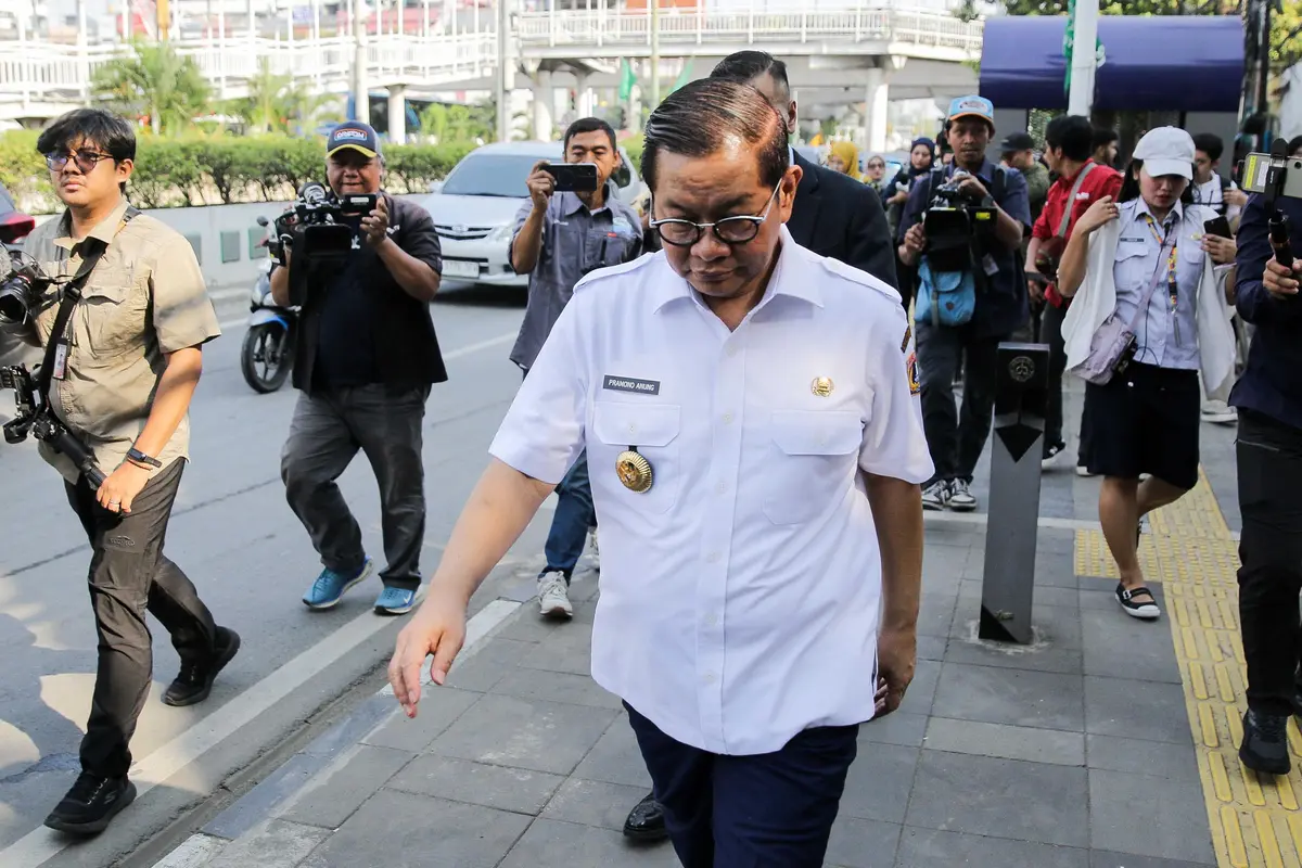 Rabu Pertama Kebijakan ASN Jakarta Gunakan Transportasi Umum, Pramono Anung Beri Contoh