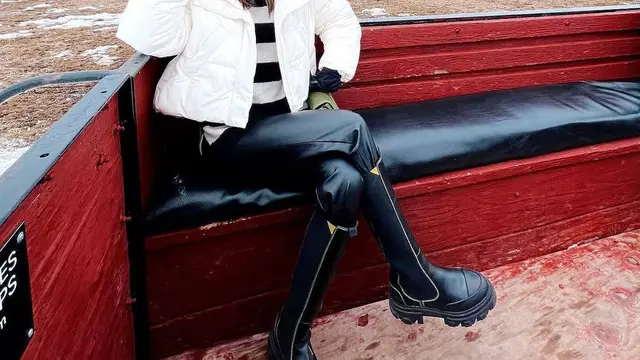 Super Kasual dan Stylish, Intip Gaya OOTD Yuki Kato Saat Liburan di Luar Negeri saat Musim Dingin,