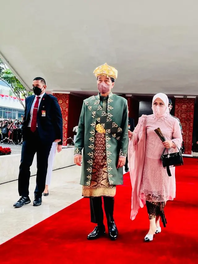 Jokowi Kenakan Baju Adat Bangka Belitung Bermakna Tanggung Jawab di Pidato Kenegaraan 2022, credit: Youtube Sekretariat Negara