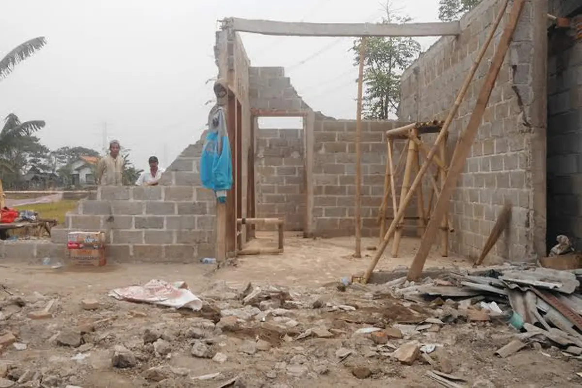 Ratusan Rumah Rusak di Bekasi Diterjang Puting Beliung