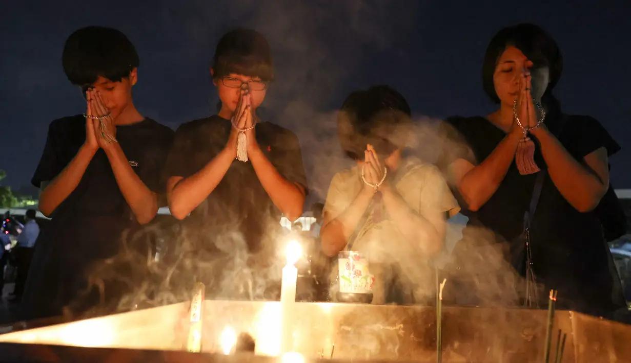 Peringatan dan pembacaan doa ini menandai 79 tahun serangan bom atom pertama di dunia. (JIJI Press/AFP/Japan OUT)