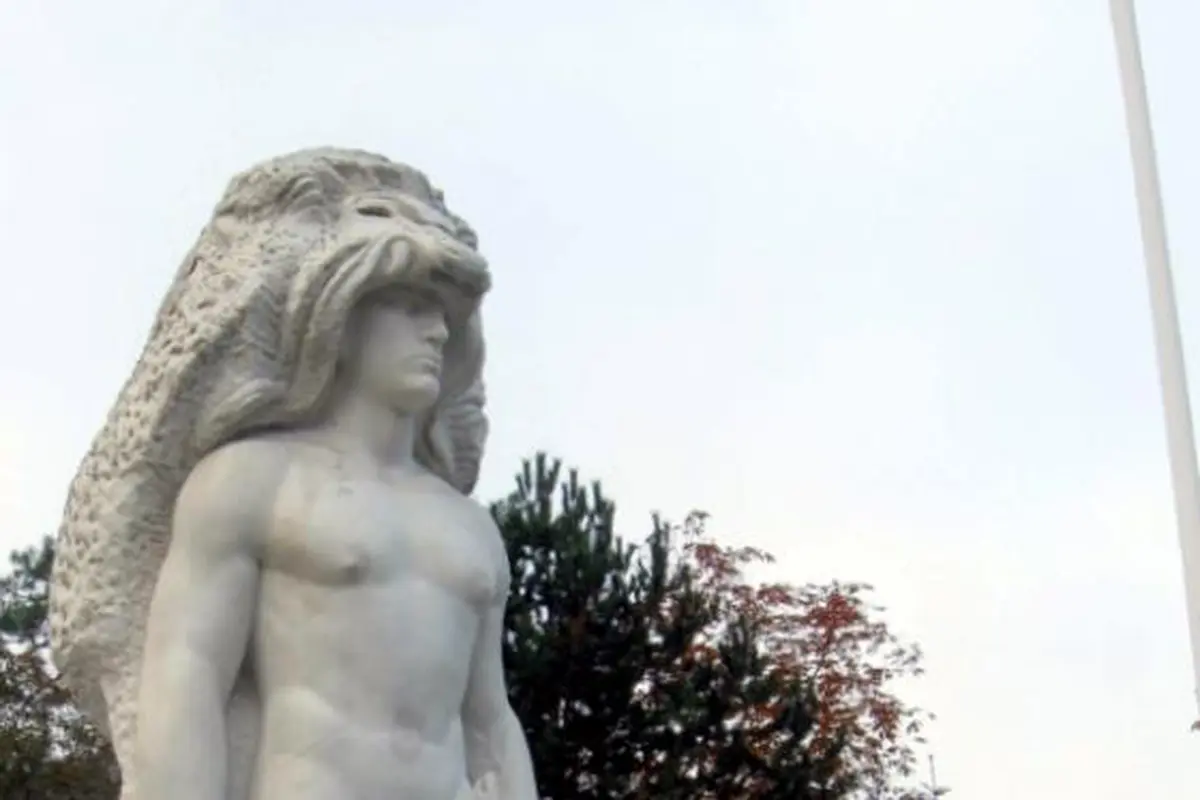 Penis Patung Hercules di Perancis Sering Dicuri, Kenapa?