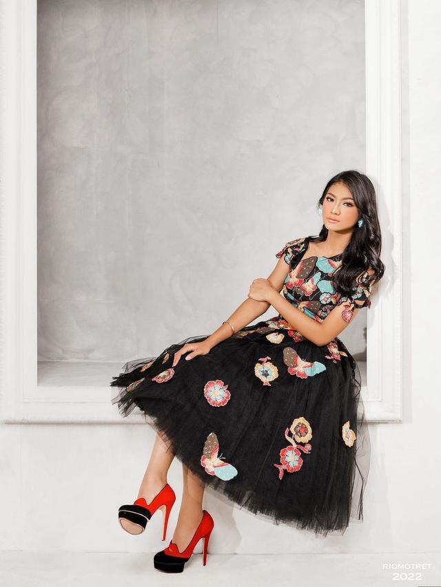 Para cast Dari Jendela SMP kompak gunakan outfit hitam