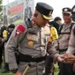 Kepala Polres Pelalawan AKBP Suwinto saat melepas personel pengamanan TPS Pemilu. (Liputan6.com/M Syukur)