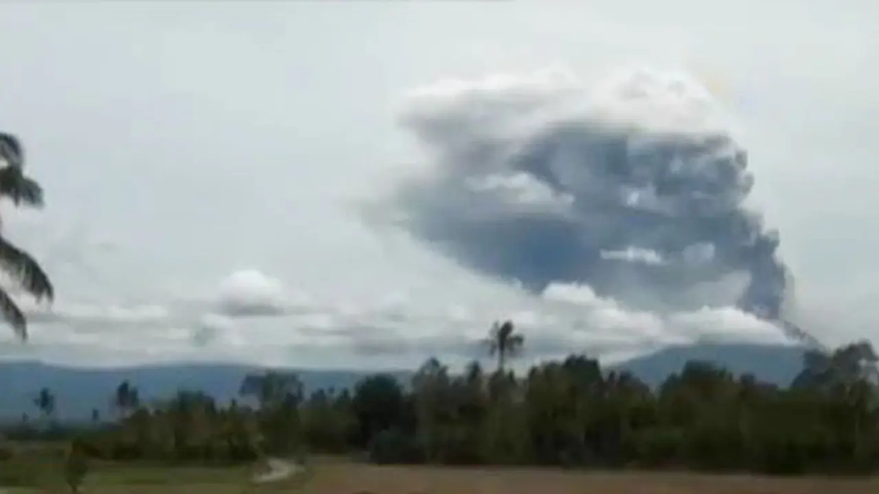 Gunung Sinabung Erupsi