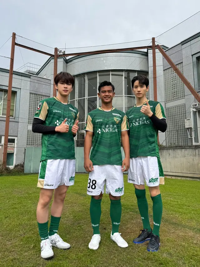 6 Potret Pratama Arhan Bareng JO1 Boyband Asal Jepang, Diajak Olahraga dan Dance
