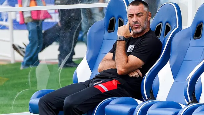 Arema FC Dipermalukan Persik: Luka Tambahan di Stadion Kanjuruhan - Gambar Asli