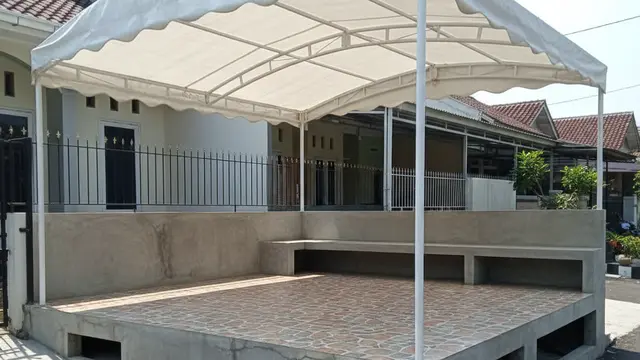 Model Teras Rumah yang Adem Tanpa Tanaman Mahal. Gemini