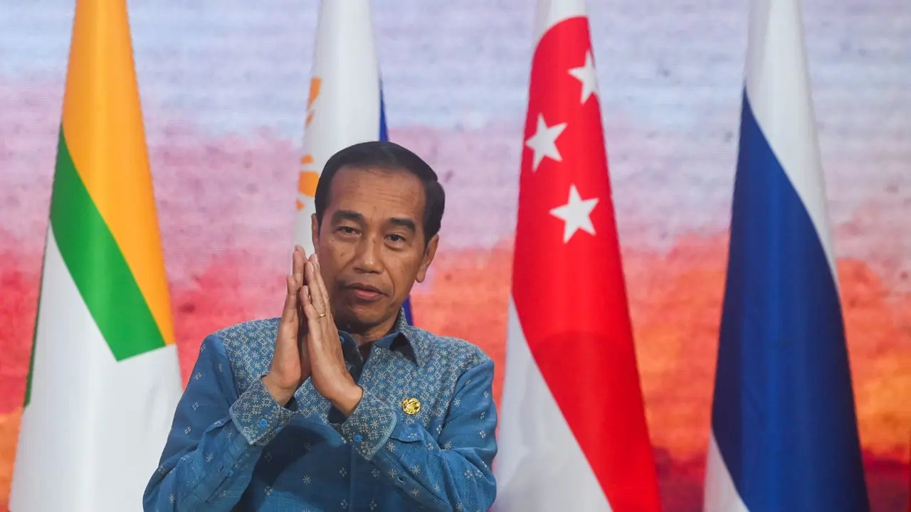 Jokowi.