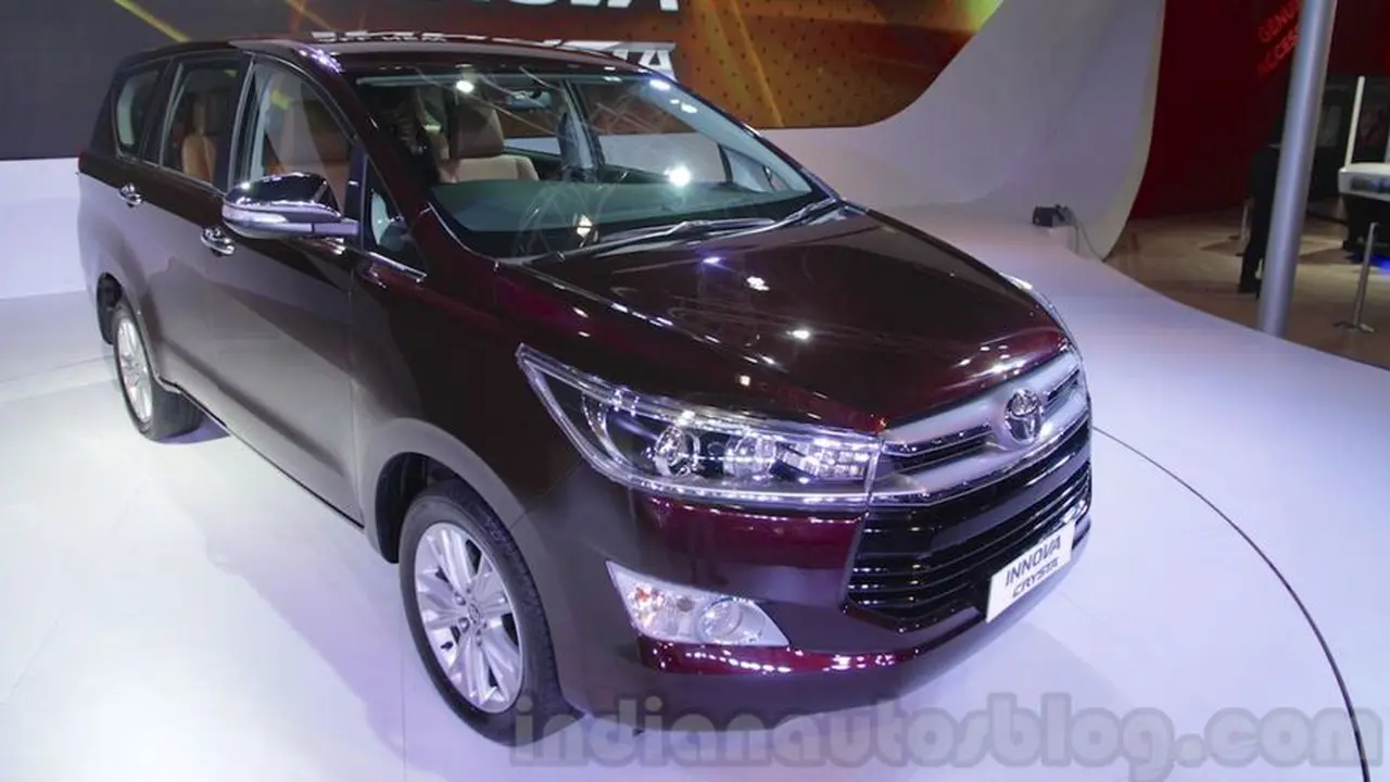 Murah Mana, Tanda Jadi Innova di Indonesia atau India?