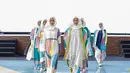 Desainer Naurah Putri menampilkan karyanya di fashion show Islamic Fashion Institute di Bandung. (Liputan6.com/Pool/IFC)