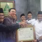 Pasangan calon gubernur DKI Jakarta Ahok - Djarot saat mengunjungi kantor GP Anshor. (Liputan6.com/Delvira Chairani Hutabarat)
