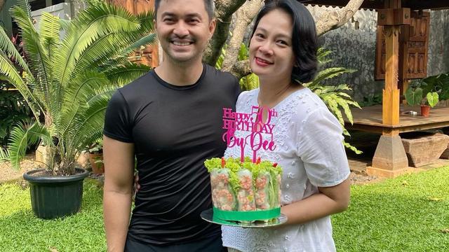 Dapat Kejutan dari 3 Keluarga, Ini 6 Momen Kejutan Ultah Dian Nitami ke-50