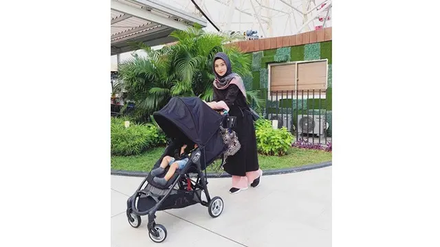 Turun 25 Kg Usai Melahirkan, Ini 6 Potret Terbaru Poppy Bunga