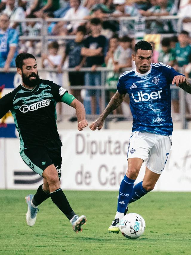 Real Betis melawan Como 1907.