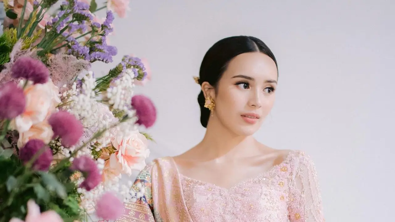 5 Inspirasi Kebaya Modern dari Artis yang Lamaran di 2024, Terbaru Febby Rastanty