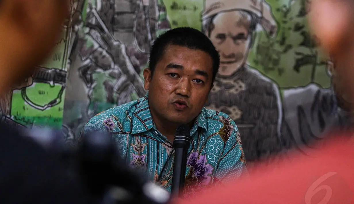 Wakil koordinator KontraS, Chrisbiantoro saat jumpa pers terkait pembebasan bersyarat Pollycarpus, Jakarta, Minggu (30/11/2014).(Liputan6.com/Faizal Fanani) 