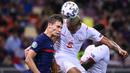 Benjamin Pavard - Cedera engkel yang menimpa Pavard membuatnya tak dibawa Deschamps untuk berpatisipasi pada 3 laga kualifikasi Piala Dunia 2022. Bek kanan andalan Prancis itu posisinya akan digantikan oleh Leo Dubois. (Foto: AFP/Franck Fife)