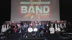 Direktur Emtek Media, Harsiwi Achmad (tengah depan) bersama para juri Band Academy saat memberi keterangan di SCTV Tower, Jakarta, Kamis (2/4/2026). Indosiar kembali membuat sebuah gebrakan besar. Stasiun televisi ini secara resmi mengumumkan program terbaru mereka, Band Academy. (Kapanlagi.com/Budy Santoso)