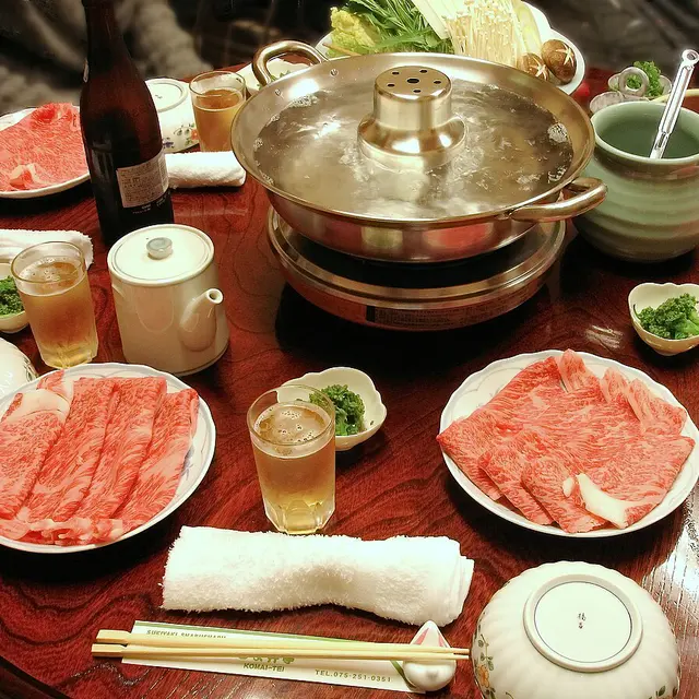 Shabu-shabu (Wikimedia Commons)