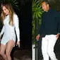 Jennifer Lopez dan Lex Rodriguez sudah tak malu memamerkan kemesraan di depan publik. Belum memberikan pernyataan secara langsung, keduanya tampak sedang berlenggang bersama di Miami. (doc.eonline.com)