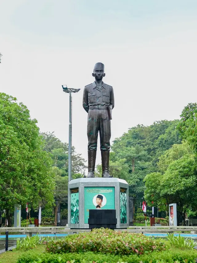 Taman dan monumen RM Bambang Soeprapto. (Liputan6.com/Felek Wahyu)