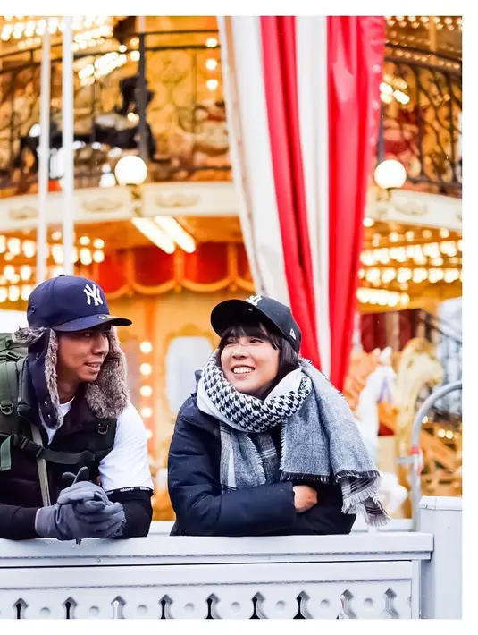 "Toge: Takut kenapa? Yg pake hijab cakep2 aja kok! Kalo takut soal rezeki jangan khawatir. Kapan pun kamu mantap, langsung pakai hijabnya. Apa pun yang terjadi kita hadapin sama-sama." tulis suaminya. (instagram/fitrop)