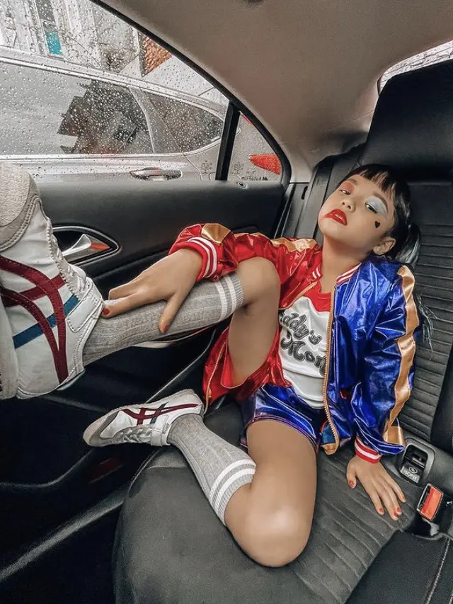 Gempita anak Gisella dan Gading Tampil Bak Model dengan Gaya Harley Quinn